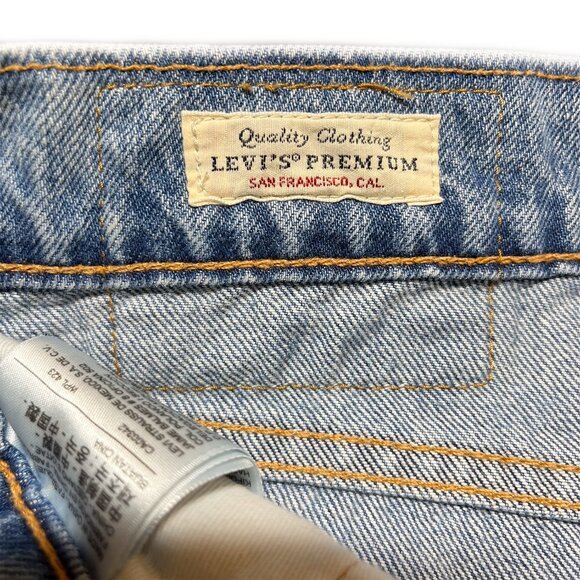 Levi's 502 Premium Taper Fit Jeans Men's Size 32x34 Light Blue Wash Denim - Picture 5 of 6